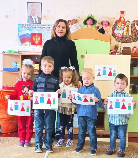 Выставка детских работ "Моя семья- моя радость" Выставка детских работ "Моя семья- моя радость".